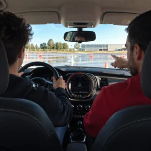 Conducción acompaña exprés